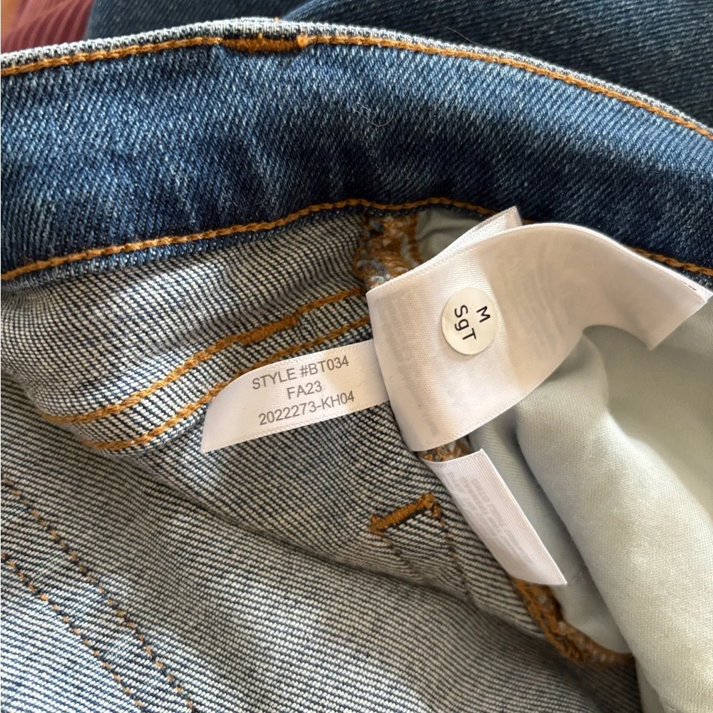 J. Crew Women's Stovepipe Jeans with Cut Hem Signature Stretch+ Sail Port Wash - Picture 7 of 8